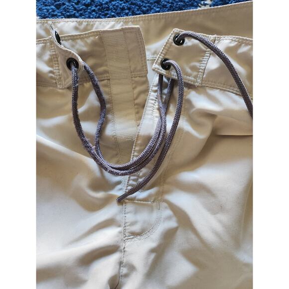 The North Face Women's Tan Cargo Capris M - Picture 6 of 9